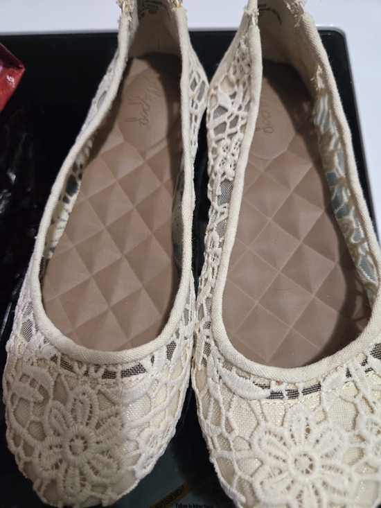 Shoes - Womens Lace Crochet Ballet Flats in Cream - Unbranded